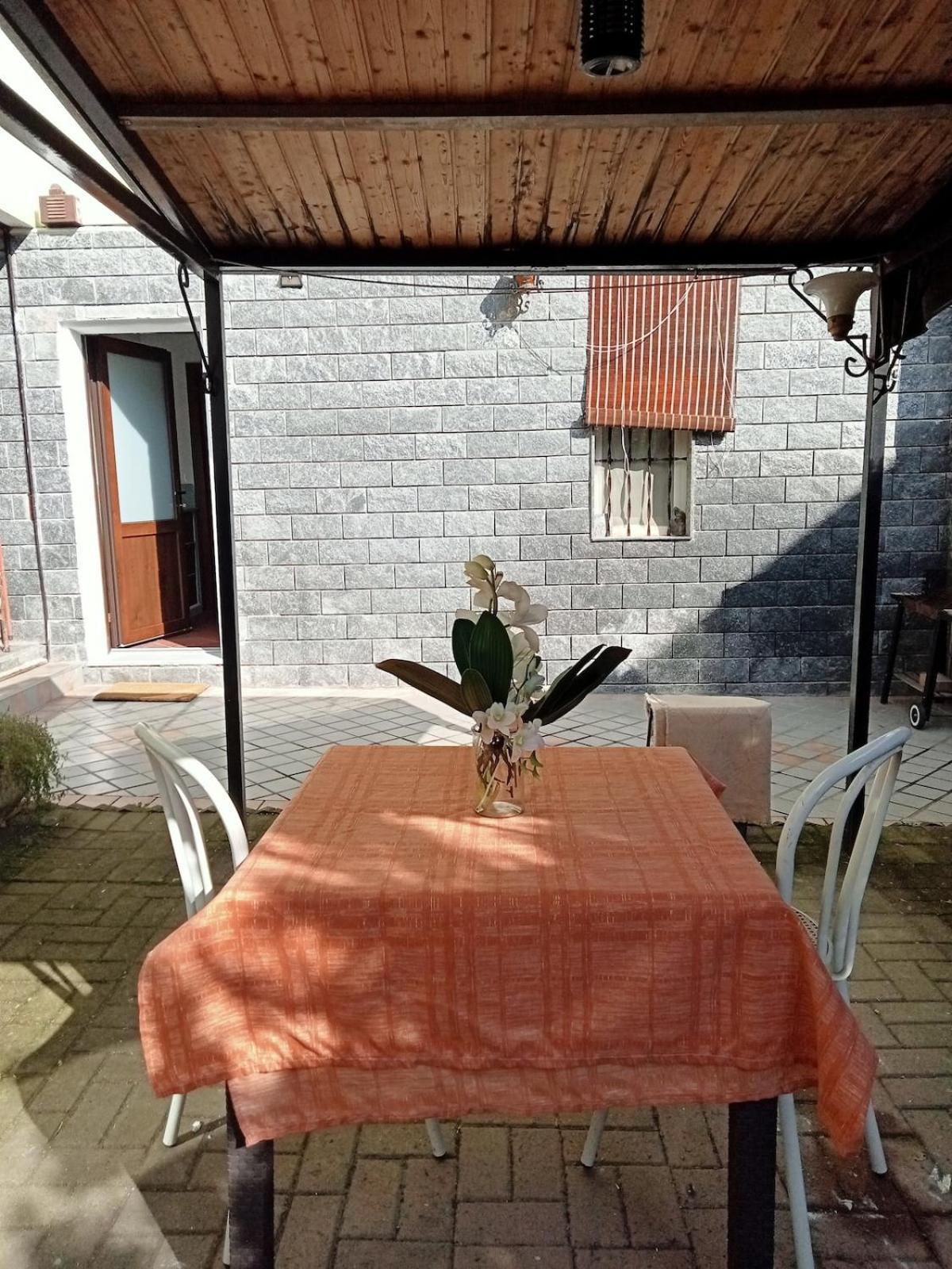 Tana Morenica Bollengo Bagian luar foto